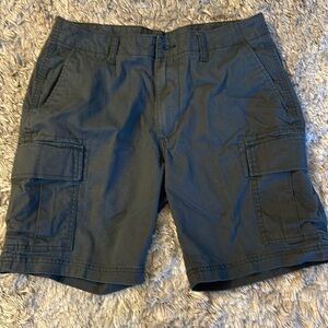 Men’s Old Navy cargo shorts.  Size 33